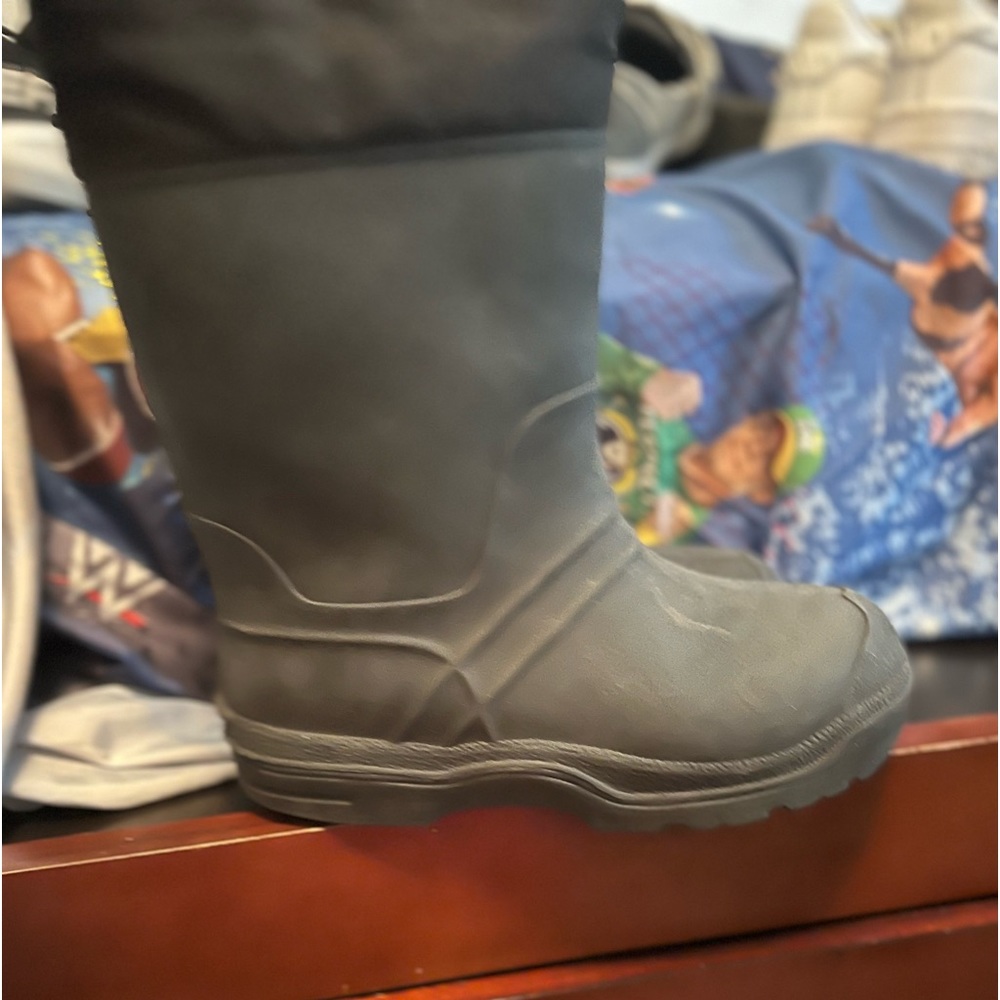 Snow boots